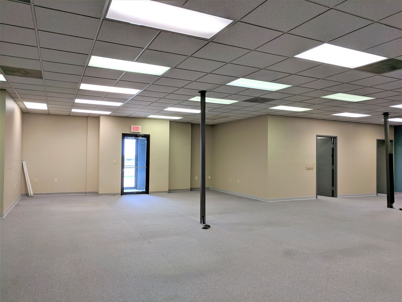 901 West Main Street, El Paso, IL 61738